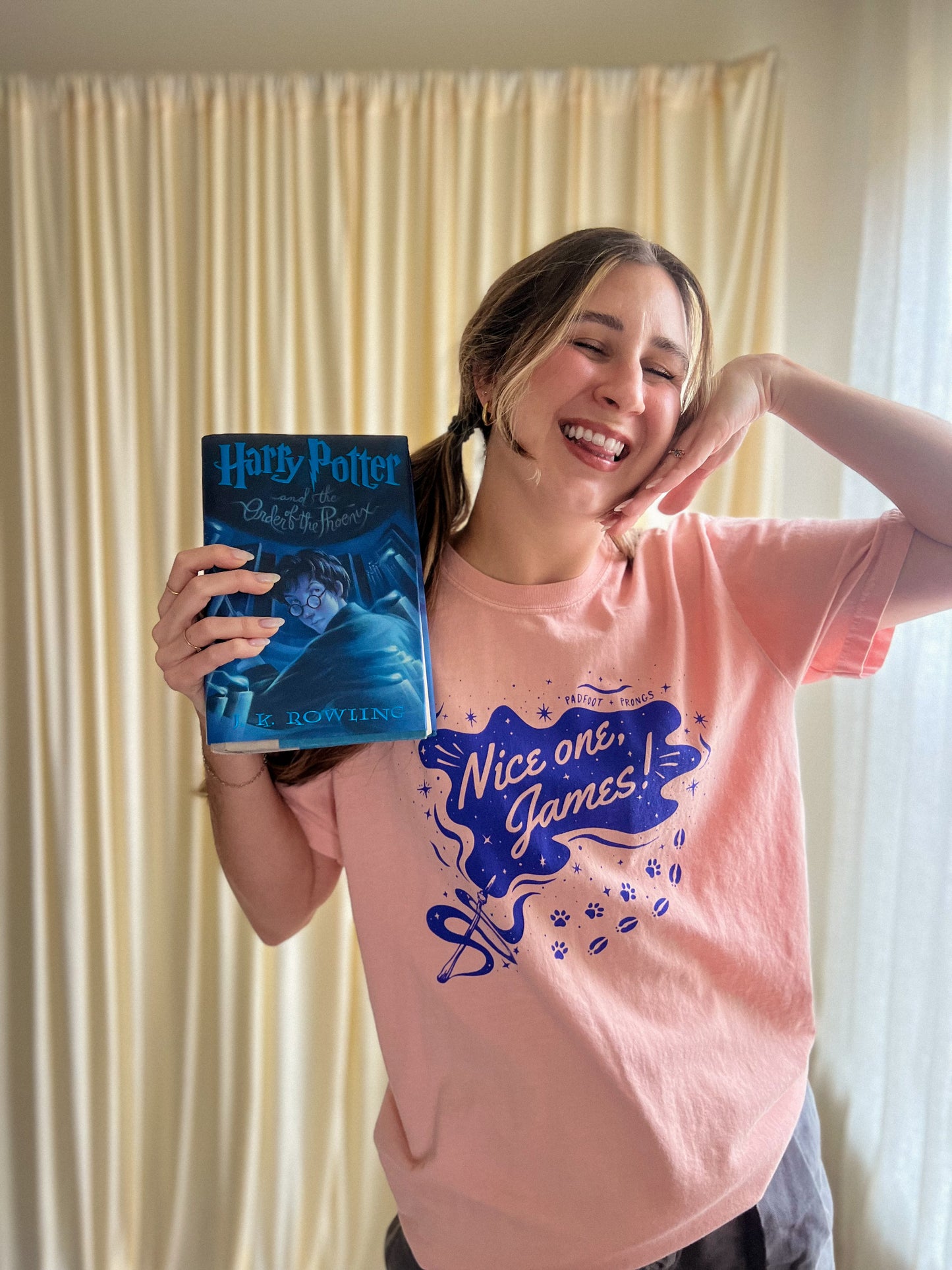 padfoot and prongs tee