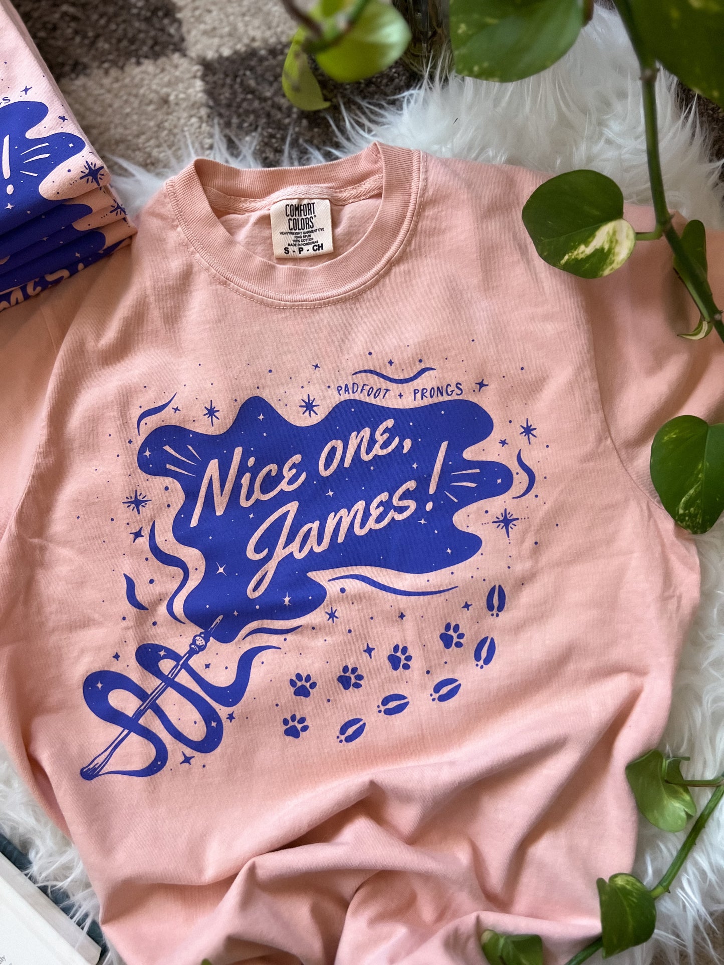 padfoot and prongs tee